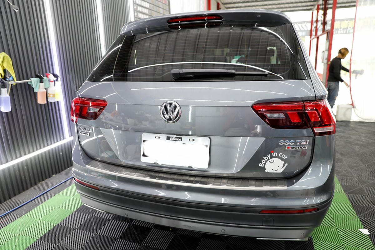 新竹洗車｜竹北手工洗車推薦！洗來登汽車美容中心 自助洗車／手工洗車+手工打蠟+內裝基礎清潔