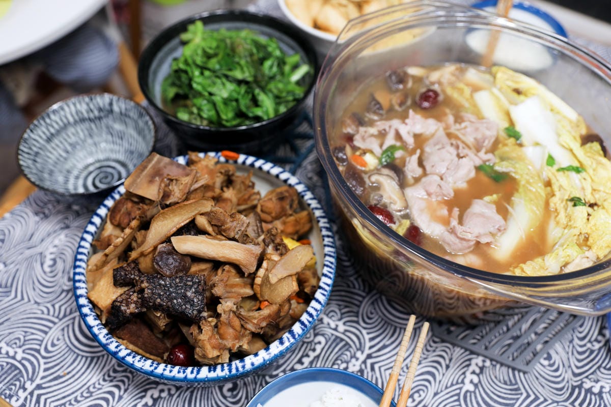 料理|夕陽漫漫與台中米其林指南推薦餐廳「膳馨民間創作料理」聯名合作冷凍料理包,露營推薦!蝦黃薑母鴨、黑蒜燉雞湯、星馬肉骨茶 - 第13張圖 料理|夕陽漫漫與台中米其林指南推薦餐廳「膳馨民間創作料理」聯名合作冷凍料理包,露營推薦!蝦黃薑母鴨、黑蒜燉雞湯、星馬肉骨茶