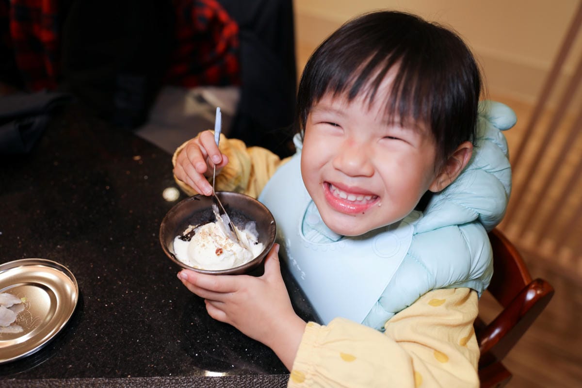 網路溫度計「此生必嚐十大高CP值無菜單鐵板燒」第一名，人氣爆紅高CP值日式無菜單鐵板燒，活龍蝦、干貝、日本A5和牛通通吃的到！明水然．樂（板橋重慶店）