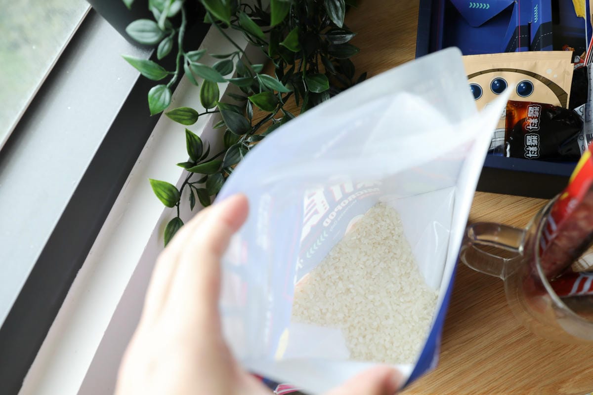 宇宙客棧專利新食袋 食神煲仔飯 生米煮成熟飯，神奇微波料理推薦！免洗碗懶人美食