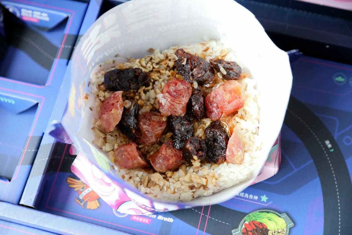 宇宙客棧專利新食袋 食神煲仔飯 生米煮成熟飯，神奇微波料理推薦！免洗碗懶人美食