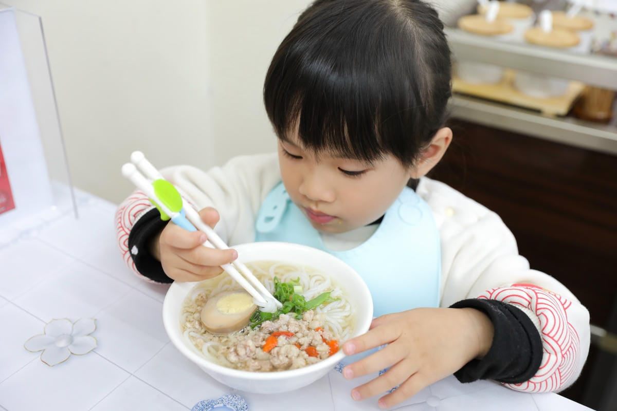 西門町美食,廣西正宗道地螺螄粉、酸辣粉推薦!甲天下桂林米粉-莫家 中藥熬煮湯頭超美味~ - 第19張圖 西門町美食,廣西正宗道地螺螄粉、酸辣粉推薦!甲天下桂林米粉-莫家 中藥熬煮湯頭超美味~