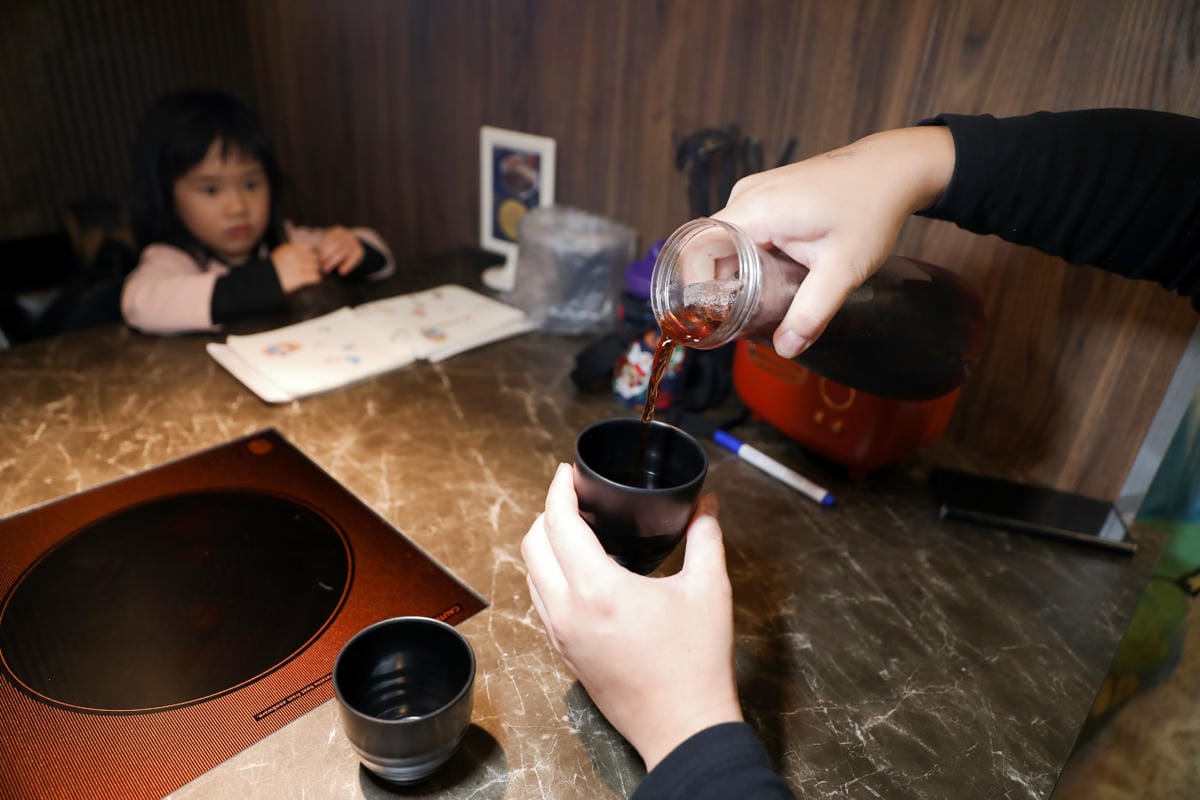 內湖麻辣鴛鴦火鍋推薦! 龍府小鍋放感情 當月壽星生日聚餐送生日蛤蠣 - 第8張圖 內湖麻辣鴛鴦火鍋推薦! 龍府小鍋放感情 當月壽星生日聚餐送生日蛤蠣