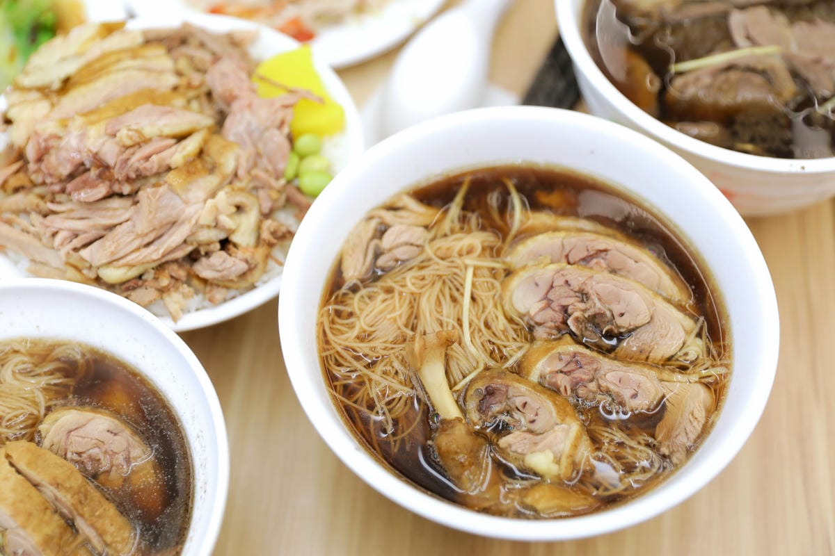 台中平價美食推薦! 鐘予原味當歸鴨(台中龍井店) 當歸羊肉湯跟鴨腿飯超好吃~ - 第14張圖 台中平價美食推薦! 鐘予原味當歸鴨(台中龍井店) 當歸羊肉湯跟鴨腿飯超好吃~