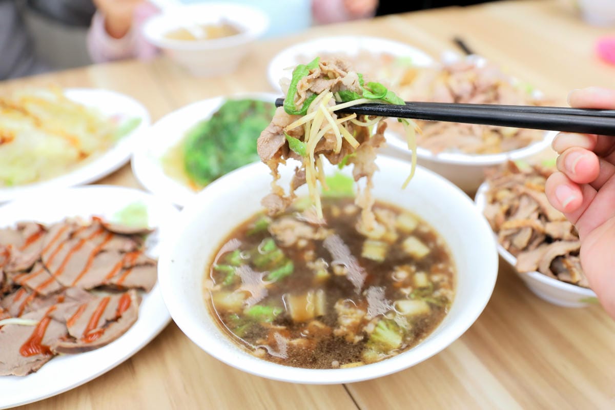 台中平價美食推薦! 鐘予原味當歸鴨(台中龍井店) 當歸羊肉湯跟鴨腿飯超好吃~ - 第10張圖 台中平價美食推薦! 鐘予原味當歸鴨(台中龍井店) 當歸羊肉湯跟鴨腿飯超好吃~