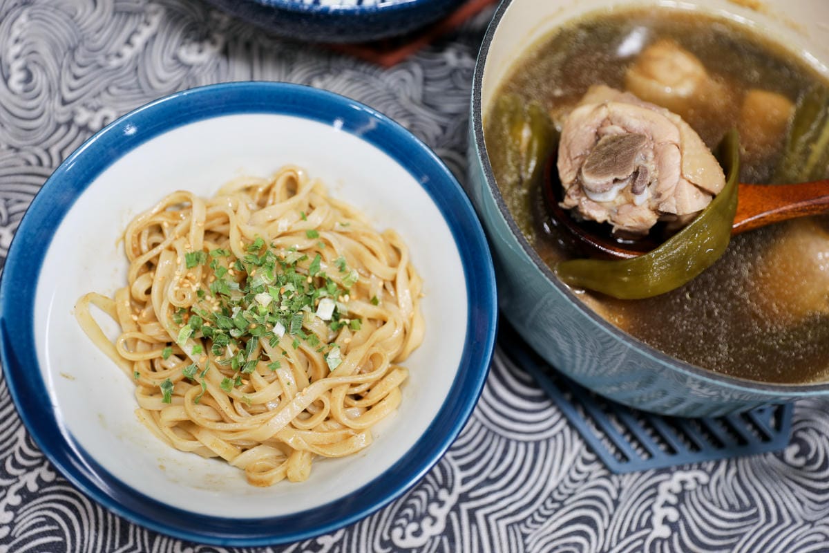 雙月食品社好市多開箱推薦必買的米其林必比登美味! 雙月冷凍食品阿甘剝皮辣椒雞湯、愛恨椒芝麵 - 第6張圖 雙月食品社好市多開箱推薦必買的米其林必比登美味! 雙月冷凍食品阿甘剝皮辣椒雞湯、愛恨椒芝麵