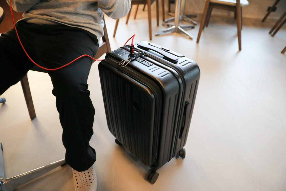 國內小旅行、出國登機箱推薦! With Me行李箱 20吋威爾斯雙層款 筆電平板收納、隱藏式行動電源
