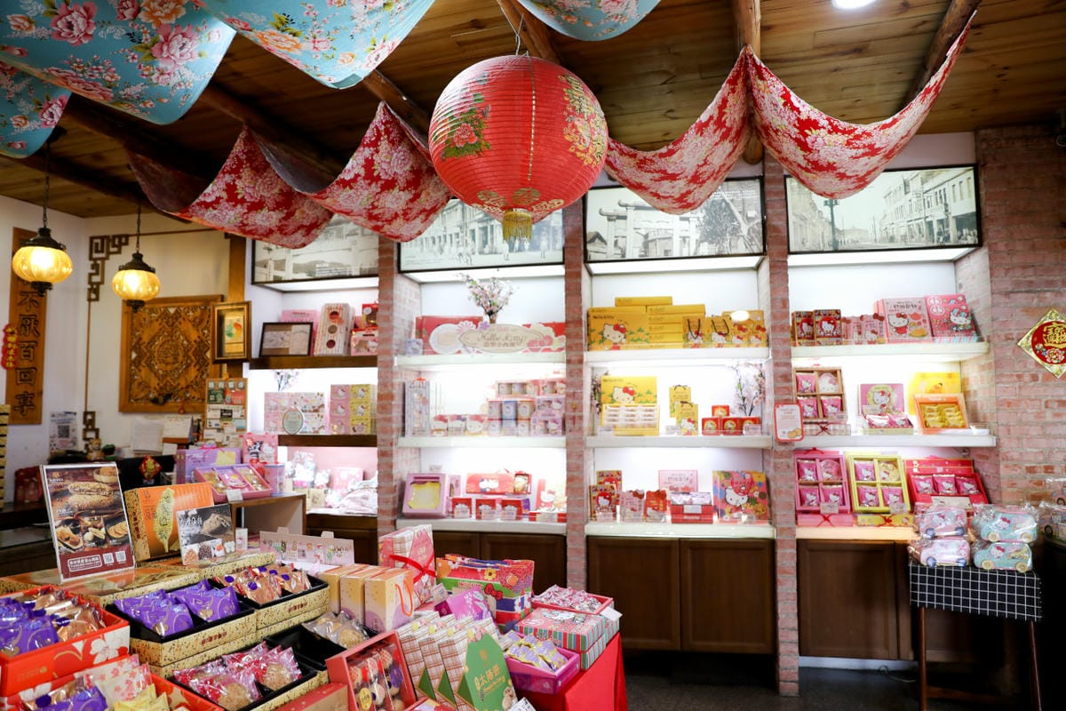 台中大甲鎮瀾宮伴手禮 紅櫻花食品-鎮瀾店 大甲媽祖遶境期間限定御守奶油小酥餅