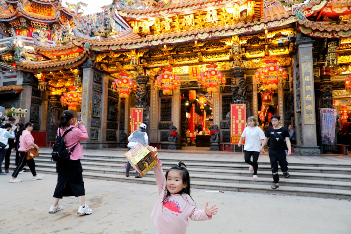 台中大甲鎮瀾宮伴手禮 紅櫻花食品-鎮瀾店 大甲媽祖遶境期間限定御守奶油小酥餅