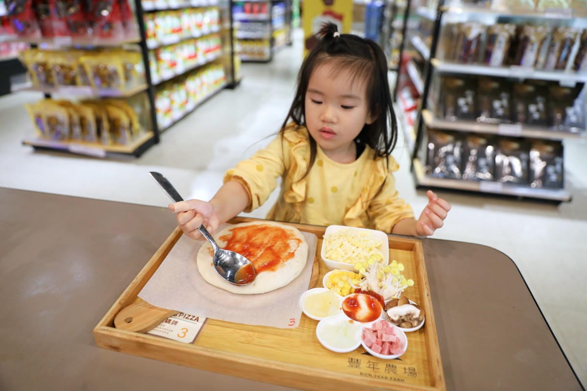 南投親子景點推薦! 豐年靈芝菇類生態農場 埔里親子採菇趣.披薩DIY.公仔彩繪 - 第47張圖 南投親子景點推薦! 豐年靈芝菇類生態農場 埔里親子採菇趣.披薩DIY.公仔彩繪