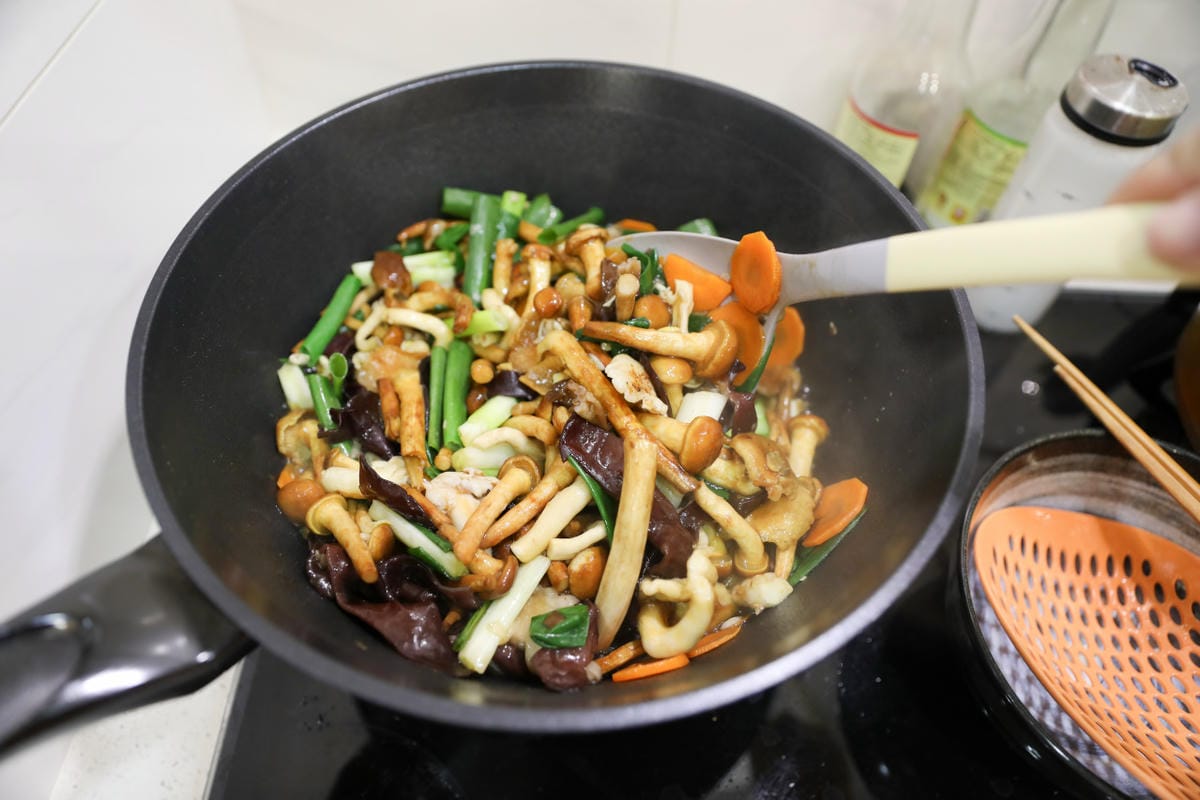 南投親子景點推薦! 豐年靈芝菇類生態農場 埔里親子採菇趣.披薩DIY.公仔彩繪 - 第57張圖 南投親子景點推薦! 豐年靈芝菇類生態農場 埔里親子採菇趣.披薩DIY.公仔彩繪