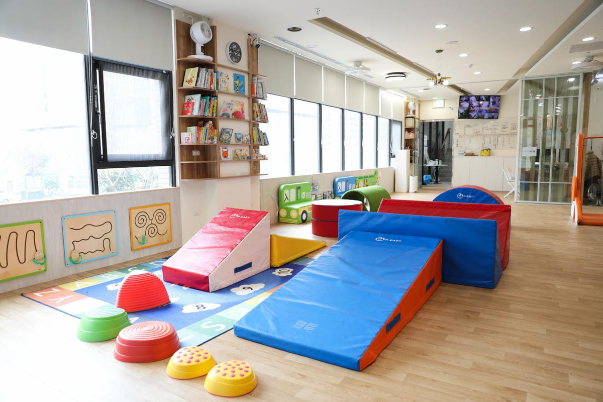 新竹私立開蒙國際音樂托嬰中心(竹北勝利感統藝術校) 竹北托嬰中心參觀心得 - 第7張圖 新竹私立開蒙國際音樂托嬰中心(竹北勝利感統藝術校) 竹北托嬰中心參觀心得