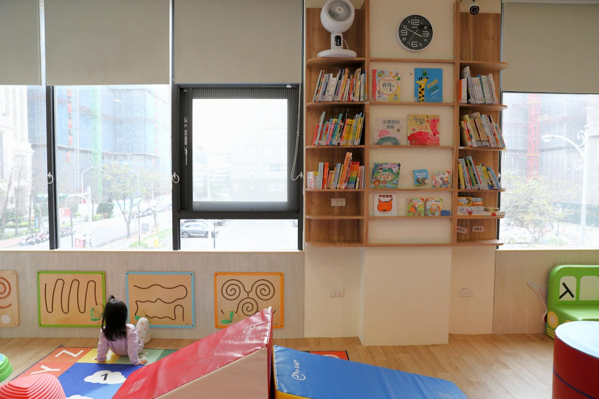 新竹私立開蒙國際音樂托嬰中心(竹北勝利感統藝術校) 竹北托嬰中心參觀心得 - 第9張圖 新竹私立開蒙國際音樂托嬰中心(竹北勝利感統藝術校) 竹北托嬰中心參觀心得