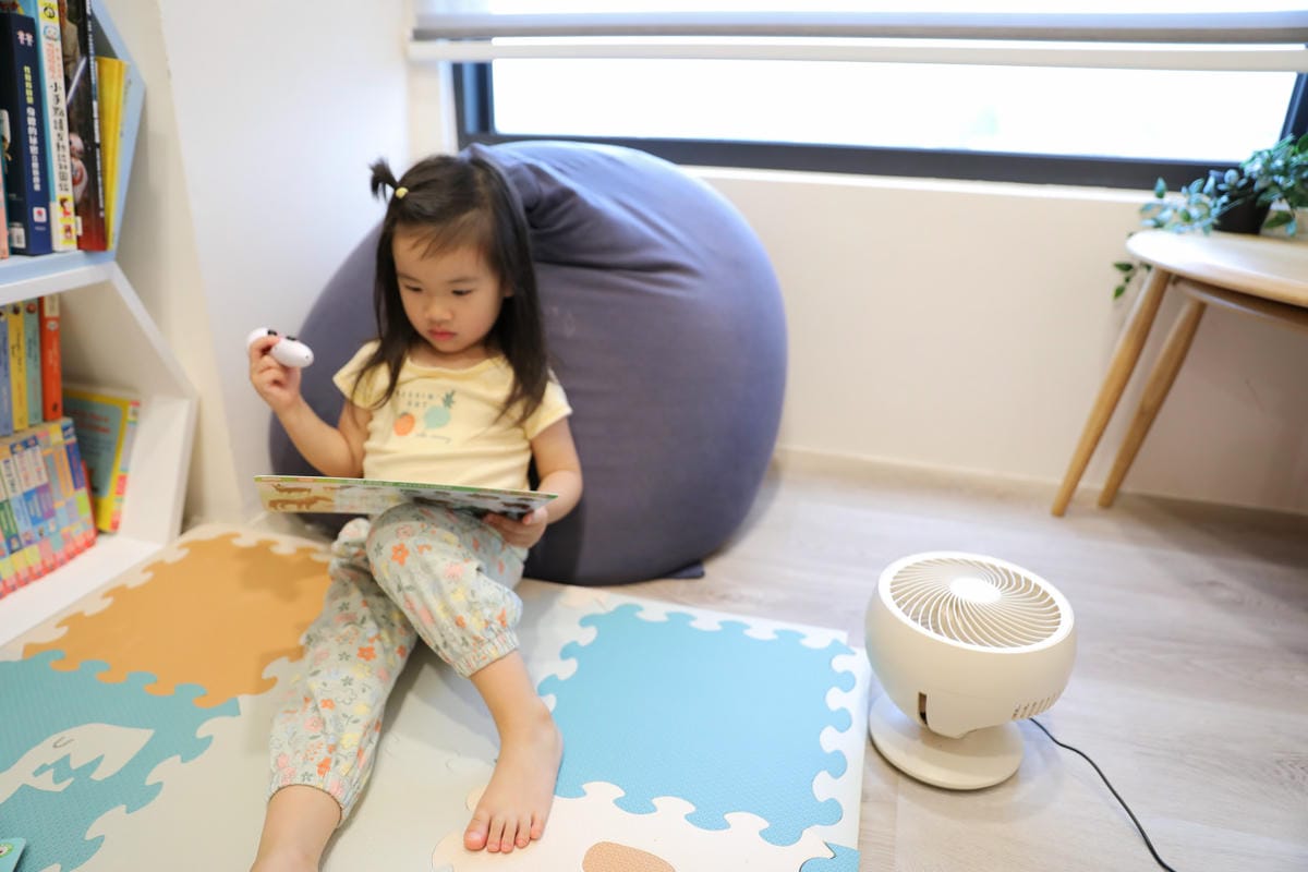 E-books K39隨身用小電扇推薦! 自動擺頭.上下可調.三段風速USB循環扇