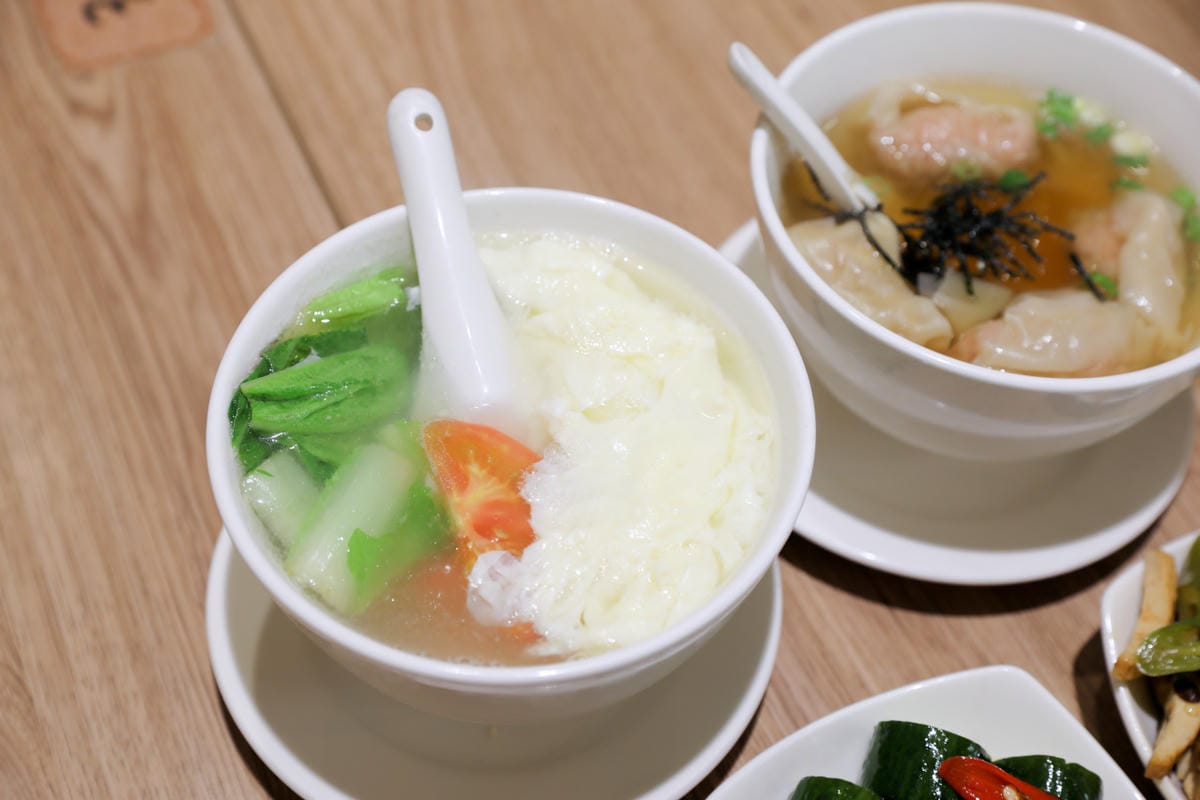頂溪站美食推薦! 永和竹林路小本經營飯麵小館 麻醬麵.排骨炒飯.紅油抄手.餛飩湯.蕃茄蛋花湯
