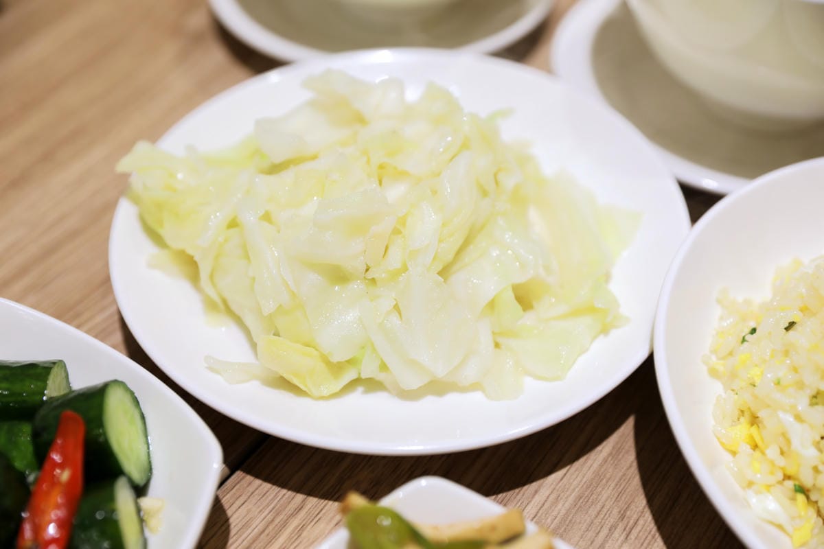 頂溪站美食推薦! 永和竹林路小本經營飯麵小館 麻醬麵.排骨炒飯.紅油抄手.餛飩湯.蕃茄蛋花湯