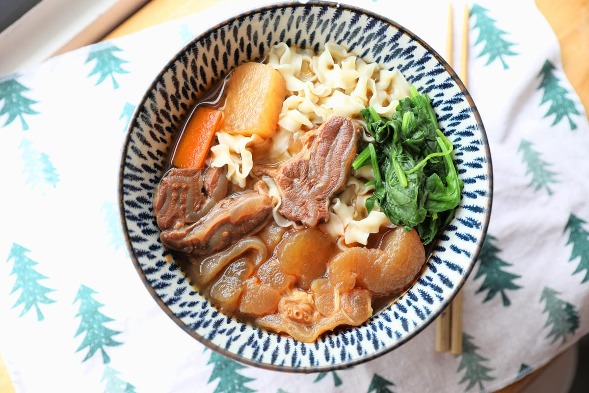 史上料最多的常溫料理包推薦 藍海饌 半筋半肉牛肉麵.胡椒豬肚雞.紅燒排骨麵.麻辣牛肉麵.豚骨拉麵 最便利的媽媽好幫手! - 第8張圖 史上料最多的常溫料理包推薦 藍海饌 半筋半肉牛肉麵.胡椒豬肚雞.紅燒排骨麵.麻辣牛肉麵.豚骨拉麵 最便利的媽媽好幫手!