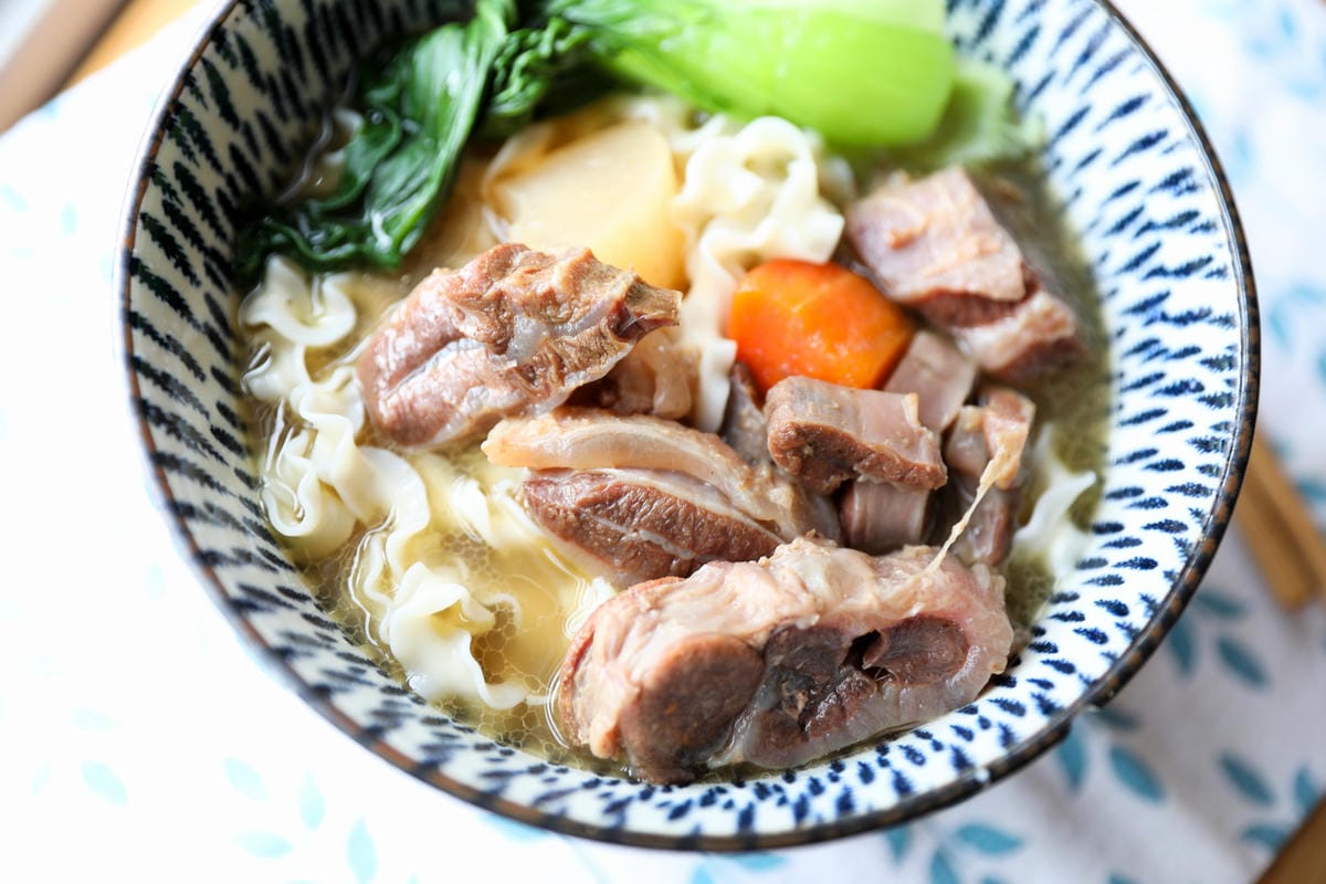 史上料最多的常溫料理包推薦 藍海饌 半筋半肉牛肉麵.胡椒豬肚雞.紅燒排骨麵.麻辣牛肉麵.豚骨拉麵 最便利的媽媽好幫手! - 第5張圖 史上料最多的常溫料理包推薦 藍海饌 半筋半肉牛肉麵.胡椒豬肚雞.紅燒排骨麵.麻辣牛肉麵.豚骨拉麵 最便利的媽媽好幫手!