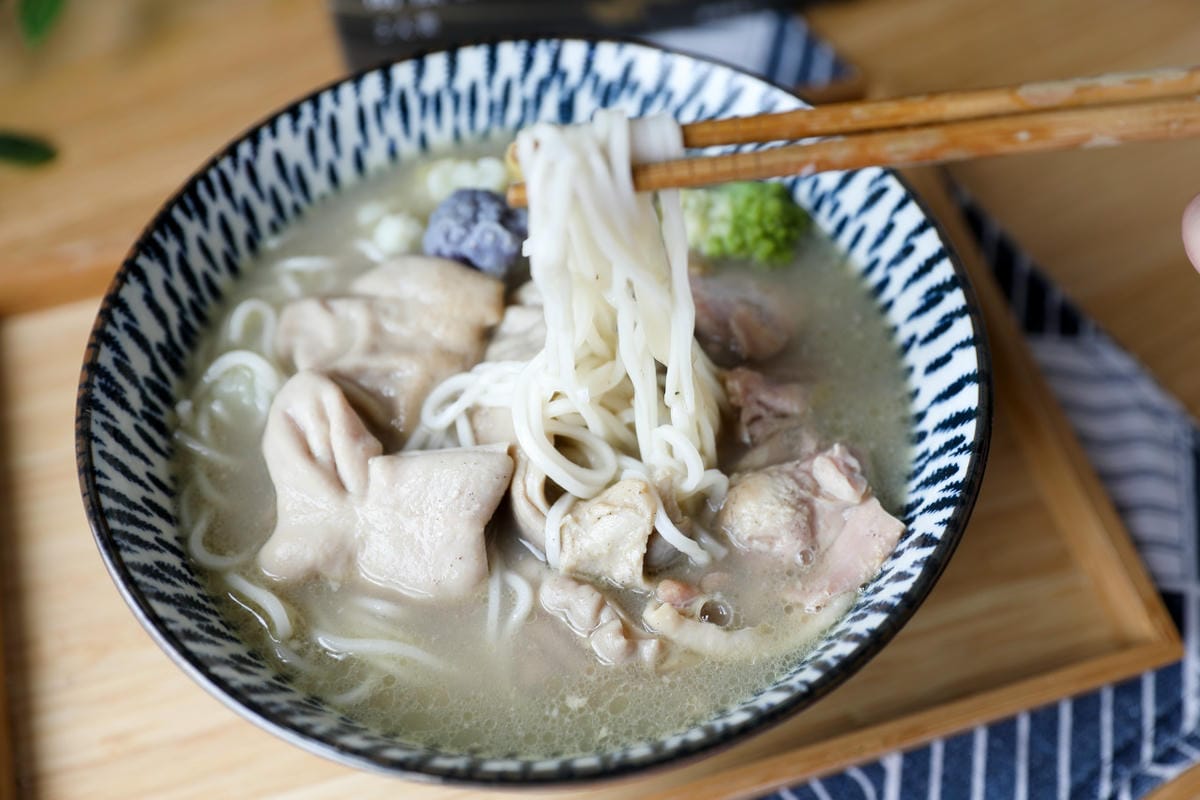 史上料最多的常溫料理包推薦 藍海饌 半筋半肉牛肉麵.胡椒豬肚雞.紅燒排骨麵.麻辣牛肉麵.豚骨拉麵 最便利的媽媽好幫手! - 第19張圖 史上料最多的常溫料理包推薦 藍海饌 半筋半肉牛肉麵.胡椒豬肚雞.紅燒排骨麵.麻辣牛肉麵.豚骨拉麵 最便利的媽媽好幫手!