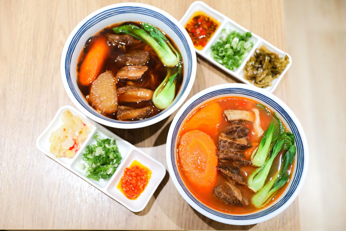 南崁蘆竹新開幕牛肉麵店推薦! 林萱萱私房牛肉麵 紅燒牛肉麵/番茄牛肉麵 用餐環境乾淨舒適,還有飲料自助吧台免費無限量供應 - 第15張圖 南崁蘆竹新開幕牛肉麵店推薦! 林萱萱私房牛肉麵 紅燒牛肉麵/番茄牛肉麵 用餐環境乾淨舒適,還有飲料自助吧台免費無限量供應