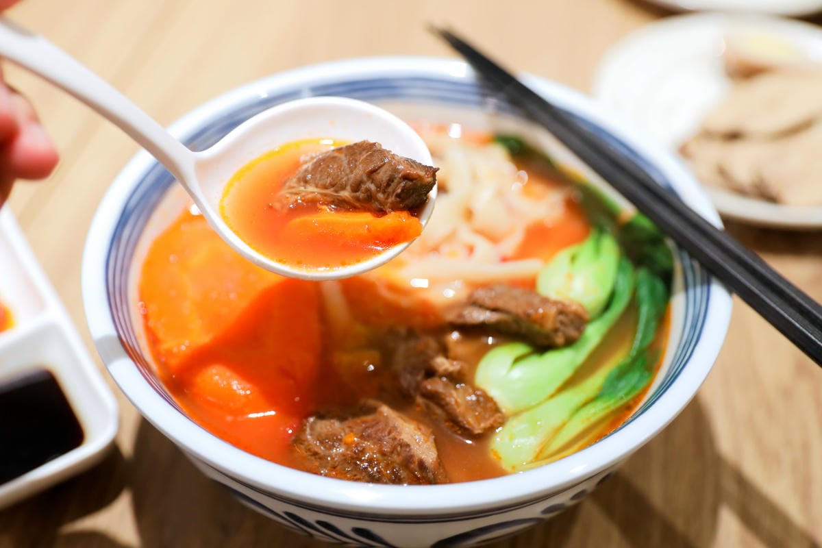 南崁蘆竹新開幕牛肉麵店推薦! 林萱萱私房牛肉麵 紅燒牛肉麵/番茄牛肉麵 用餐環境乾淨舒適,還有飲料自助吧台免費無限量供應 - 第20張圖 南崁蘆竹新開幕牛肉麵店推薦! 林萱萱私房牛肉麵 紅燒牛肉麵/番茄牛肉麵 用餐環境乾淨舒適,還有飲料自助吧台免費無限量供應