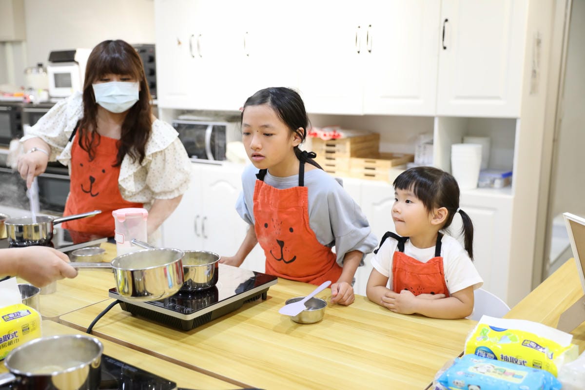 台北親子烘焙課程推薦! cook玩藝 x 手作空間 香橙水果卷 親子友善DIY手作教室