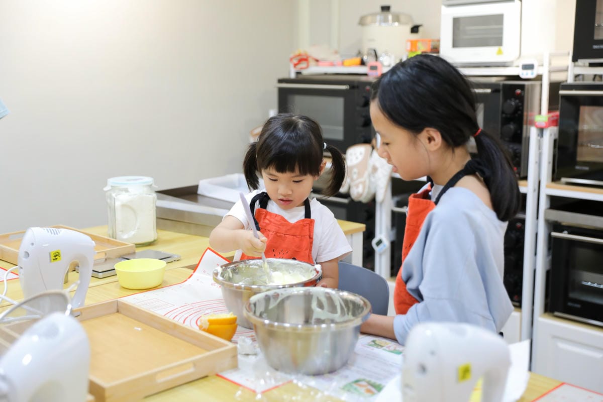 台北親子烘焙課程推薦! cook玩藝 x 手作空間 香橙水果卷 親子友善DIY手作教室