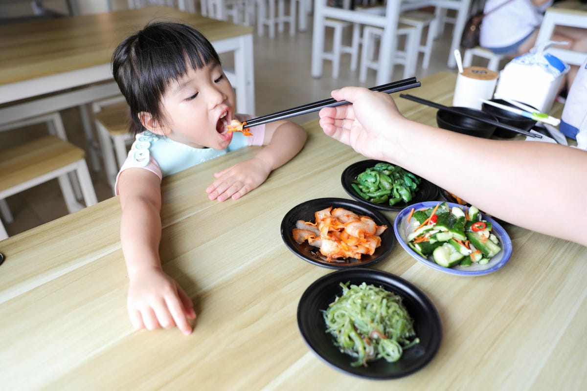桃園中壢牛肉麵推薦! 近中原大學 鍾小勤麵食館 超高CP值免費加麵加湯.豆花吃到飽,附設停車場