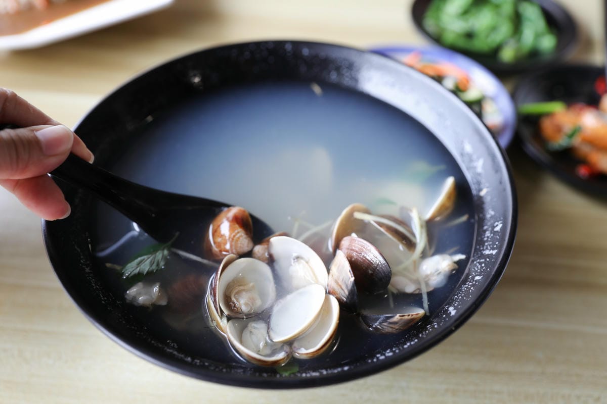桃園中壢牛肉麵推薦! 近中原大學 鍾小勤麵食館 超高CP值免費加麵加湯.豆花吃到飽,附設停車場