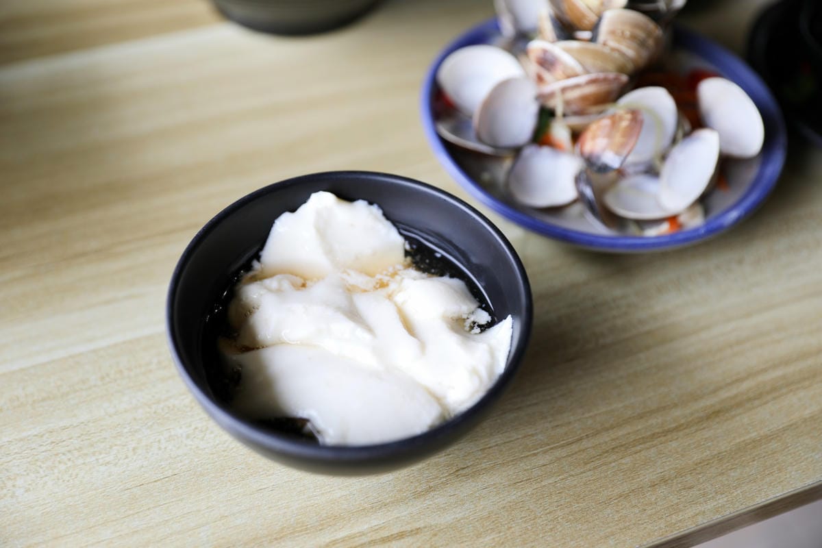 桃園中壢牛肉麵推薦! 近中原大學 鍾小勤麵食館 超高CP值免費加麵加湯.豆花吃到飽,附設停車場