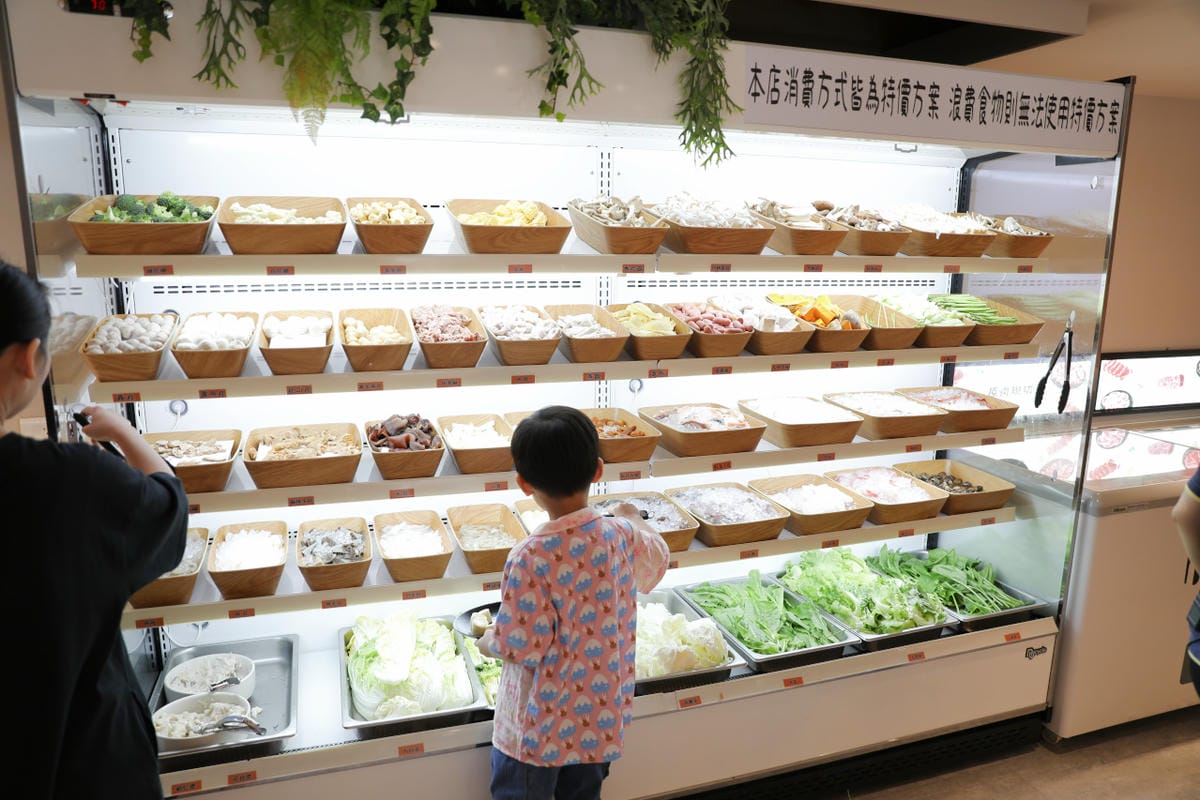 桃園火鍋吃到飽推薦!(近大有梯田生態公園) 呀屋 火鍋 .烤串 八種原肉肉片.串燒現點現烤.啤酒無限暢飲 - 第7張圖 桃園火鍋吃到飽推薦!(近大有梯田生態公園) 呀屋 火鍋 .烤串 八種原肉肉片.串燒現點現烤.啤酒無限暢飲