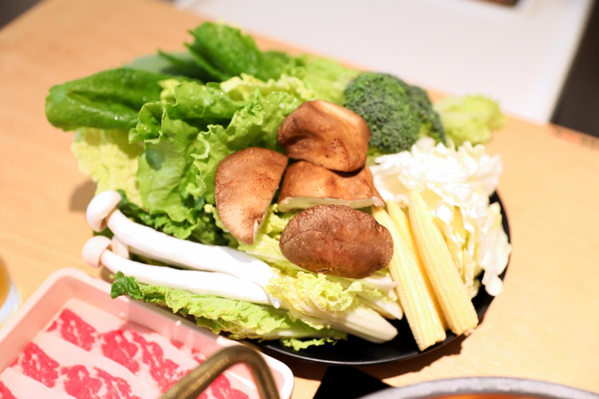桃園火鍋吃到飽推薦!(近大有梯田生態公園) 呀屋 火鍋 .烤串 八種原肉肉片.串燒現點現烤.啤酒無限暢飲 - 第26張圖 桃園火鍋吃到飽推薦!(近大有梯田生態公園) 呀屋 火鍋 .烤串 八種原肉肉片.串燒現點現烤.啤酒無限暢飲