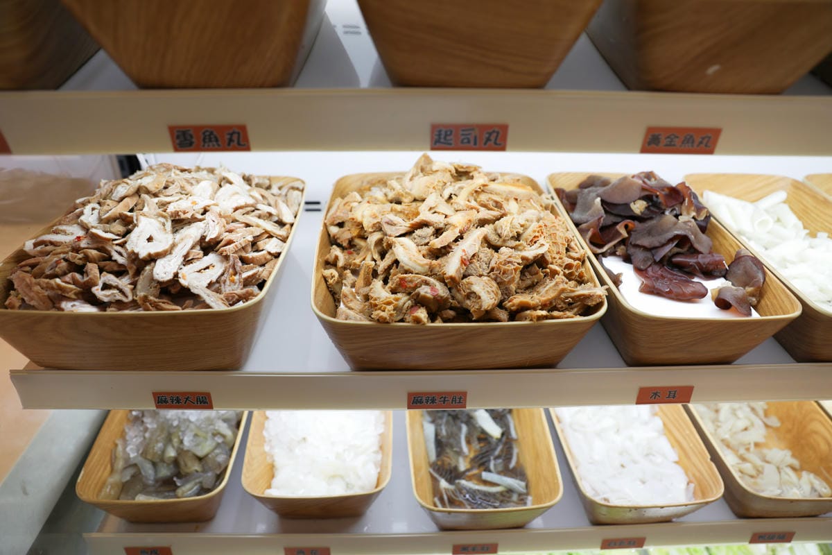 桃園火鍋吃到飽推薦!(近大有梯田生態公園) 呀屋 火鍋 .烤串 八種原肉肉片.串燒現點現烤.啤酒無限暢飲 - 第11張圖 桃園火鍋吃到飽推薦!(近大有梯田生態公園) 呀屋 火鍋 .烤串 八種原肉肉片.串燒現點現烤.啤酒無限暢飲