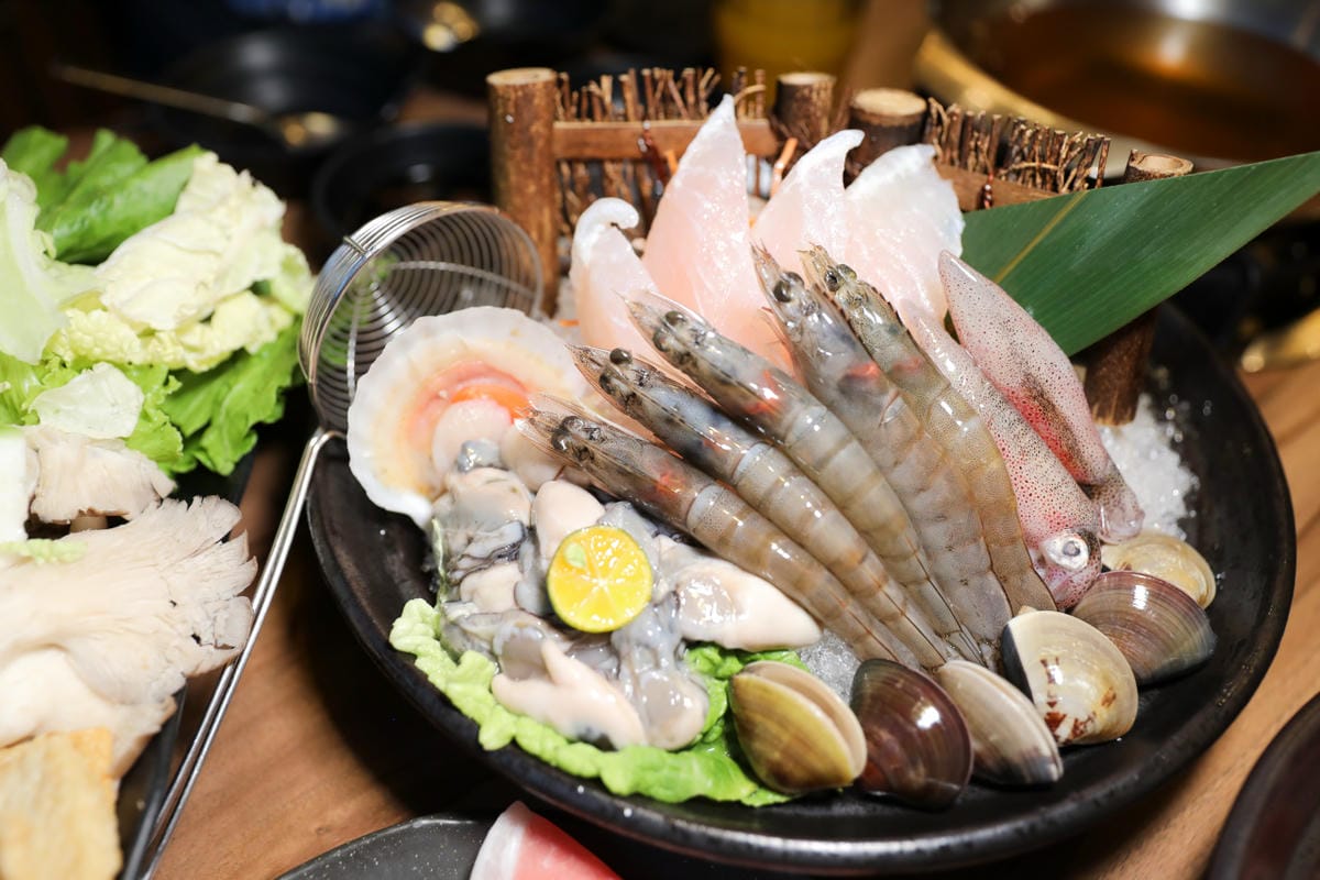 三峽火鍋.北大餐廳推薦! 上水樸石 天然無添加湯頭.高品質原肉與海鮮食材.無限量供應優質蔬食自助吧