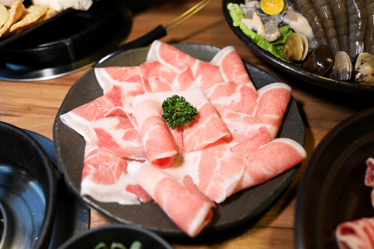 三峽火鍋.北大餐廳推薦! 上水樸石 天然無添加湯頭.高品質原肉與海鮮食材.無限量供應優質蔬食自助吧