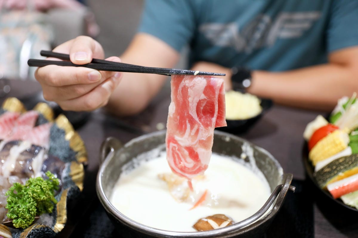 林口火鍋推薦! 熟度精緻鍋物 超厲害現刨起司牛奶湯頭 林口美食聚餐推薦!