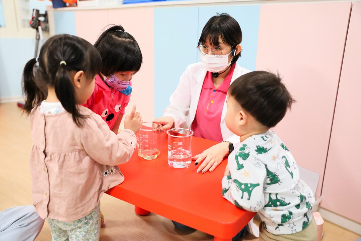 台北幼兒steam啟蒙活動 幼兒科學實驗 板橋共玩谷親子玩習所 親子共學課程推薦!