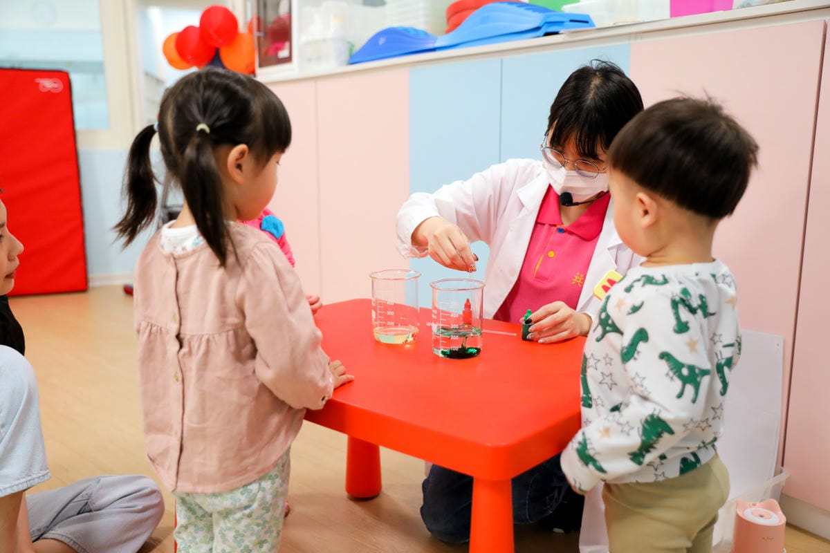台北幼兒steam啟蒙活動 幼兒科學實驗 板橋共玩谷親子玩習所 親子共學課程推薦!