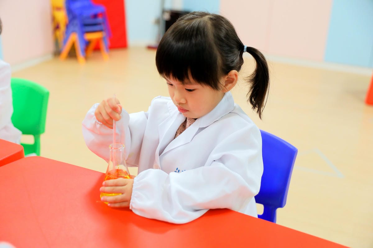 台北幼兒steam啟蒙活動 幼兒科學實驗 板橋共玩谷親子玩習所 親子共學課程推薦!