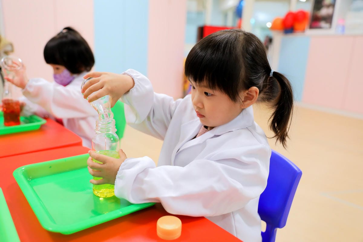 台北幼兒steam啟蒙活動 幼兒科學實驗 板橋共玩谷親子玩習所 親子共學課程推薦!