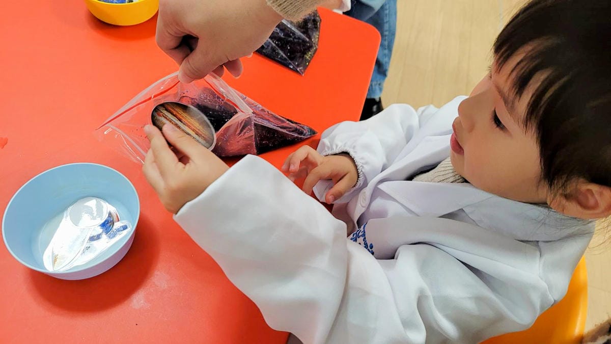 台北幼兒steam啟蒙活動 幼兒科學實驗 板橋共玩谷親子玩習所 親子共學課程推薦!