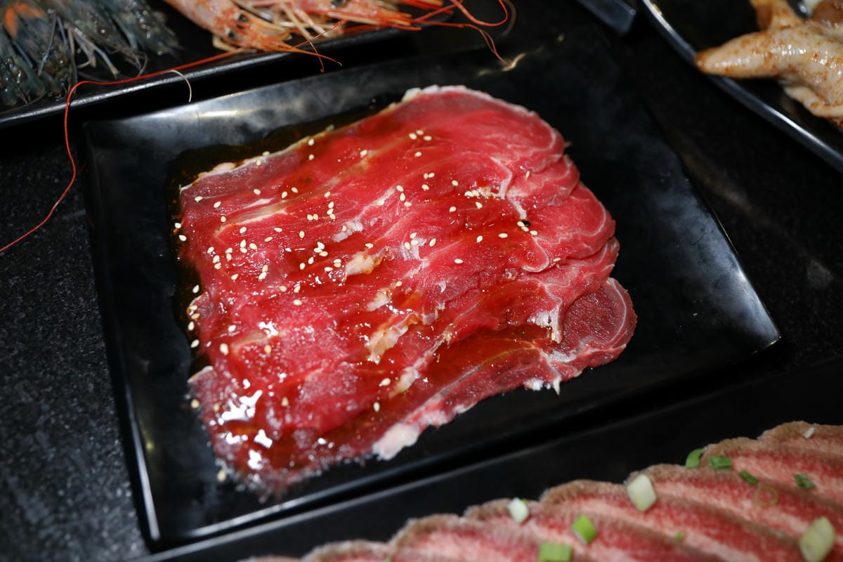 新開幕中壢吃到飽燒肉推薦! 胖肚肚燒肉吃到飽(中壢店) 專人桌邊代烤服務太優秀啦~