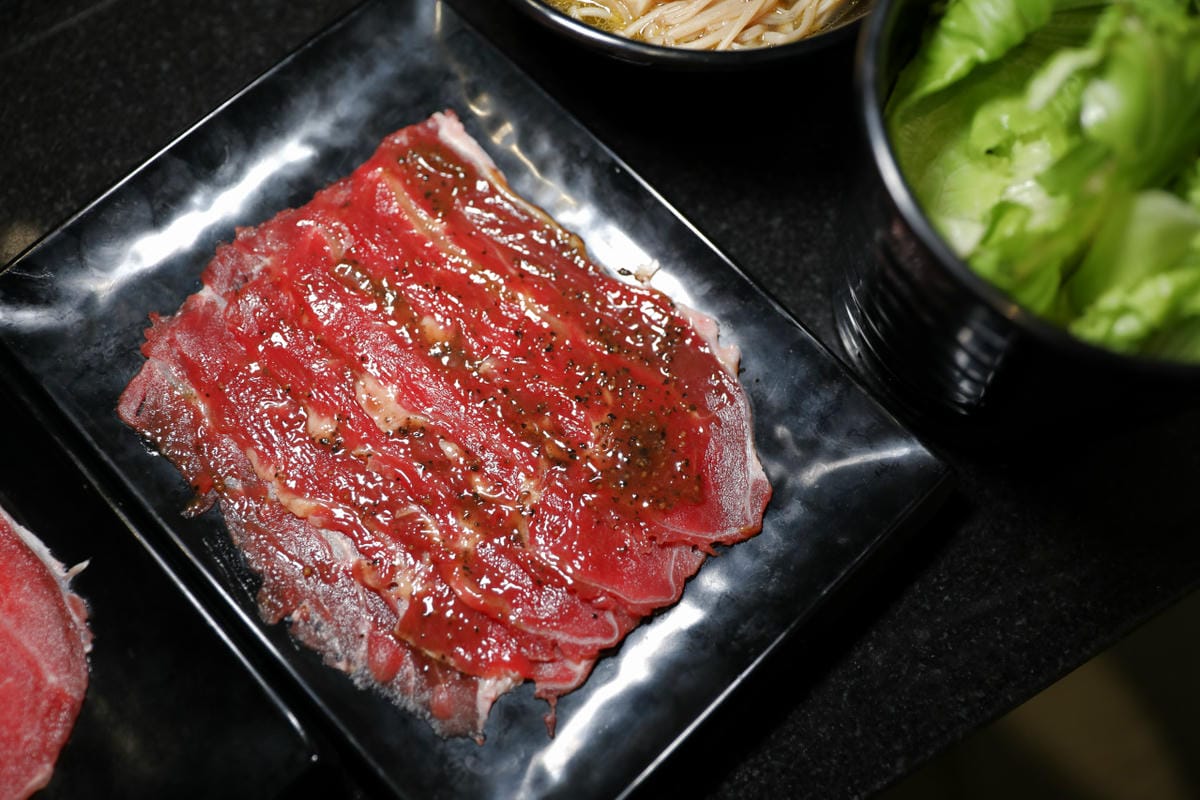 新開幕中壢吃到飽燒肉推薦! 胖肚肚燒肉吃到飽(中壢店) 專人桌邊代烤服務太優秀啦~