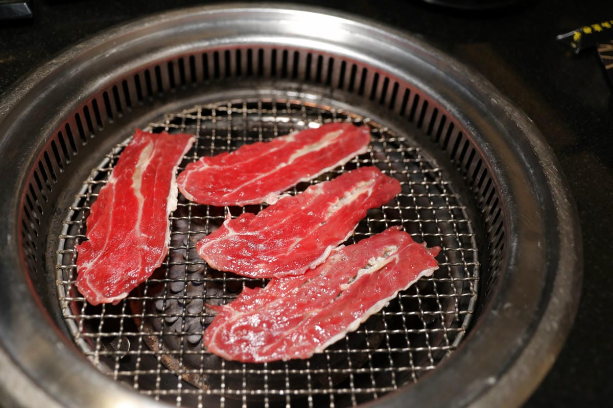 新開幕中壢吃到飽燒肉推薦! 胖肚肚燒肉吃到飽(中壢店) 專人桌邊代烤服務太優秀啦~