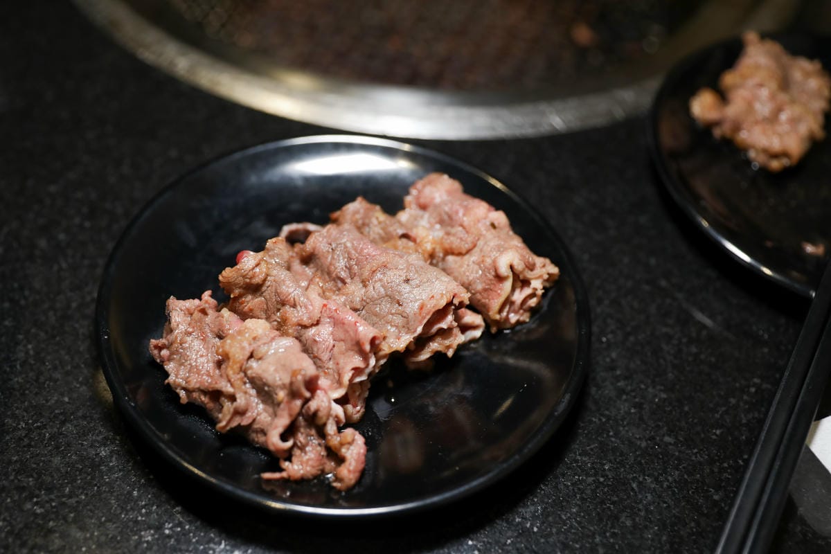 新開幕中壢吃到飽燒肉推薦! 胖肚肚燒肉吃到飽(中壢店) 專人桌邊代烤服務太優秀啦~