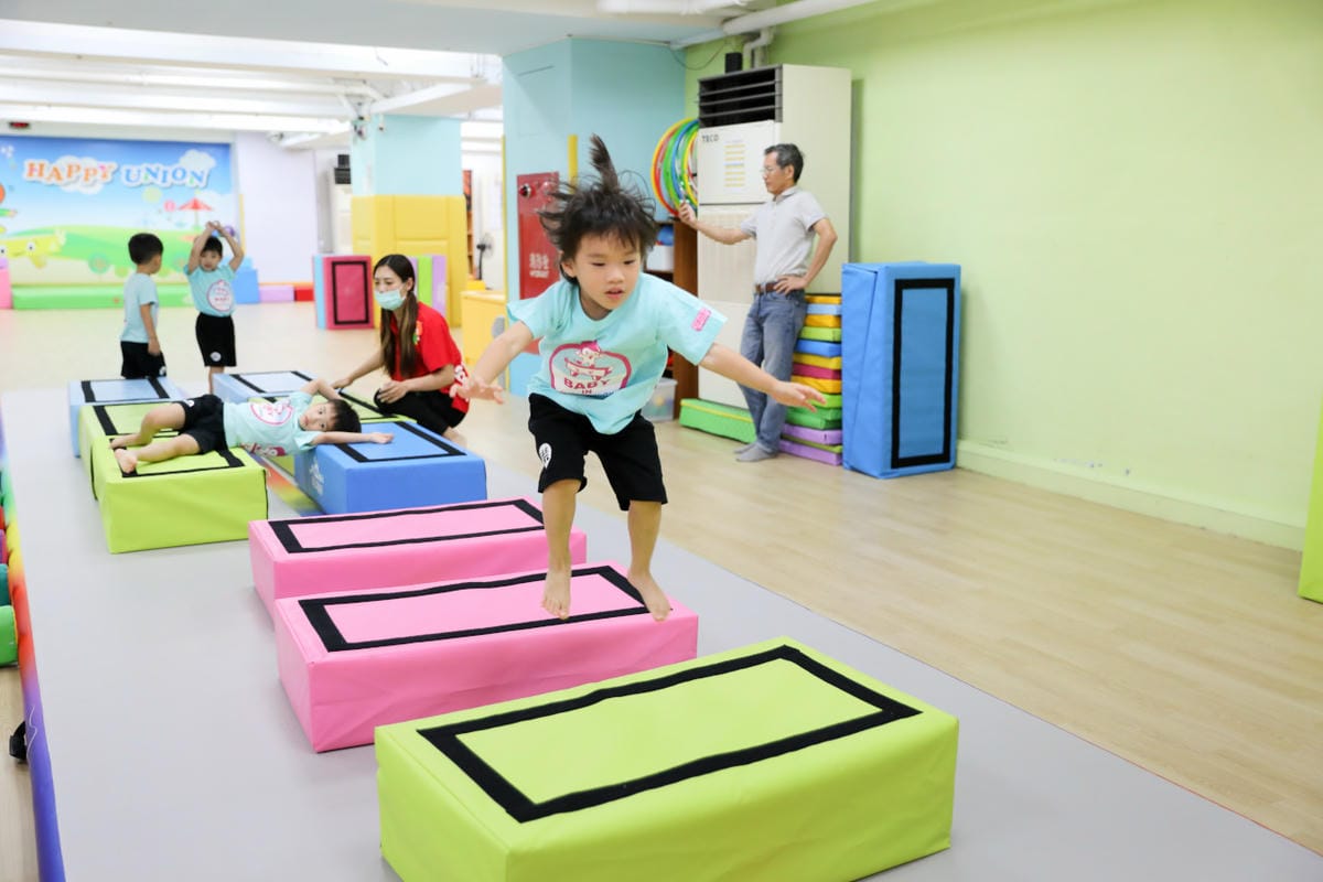 台北幼兒體操推薦! 樂童體操 兒童感統課程推薦! 小班制兒童體操推薦! 兒童放電,幼兒體適能,幼兒感統訓練 - 第16張圖 台北幼兒體操推薦! 樂童體操 兒童感統課程推薦! 小班制兒童體操推薦! 兒童放電,幼兒體適能,幼兒感統訓練