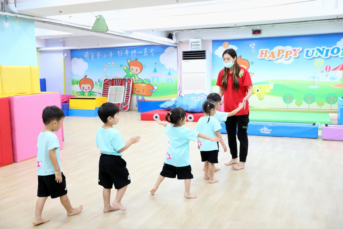 台北幼兒體操推薦! 樂童體操 兒童感統課程推薦! 小班制兒童體操推薦! 兒童放電,幼兒體適能,幼兒感統訓練 - 第23張圖 台北幼兒體操推薦! 樂童體操 兒童感統課程推薦! 小班制兒童體操推薦! 兒童放電,幼兒體適能,幼兒感統訓練