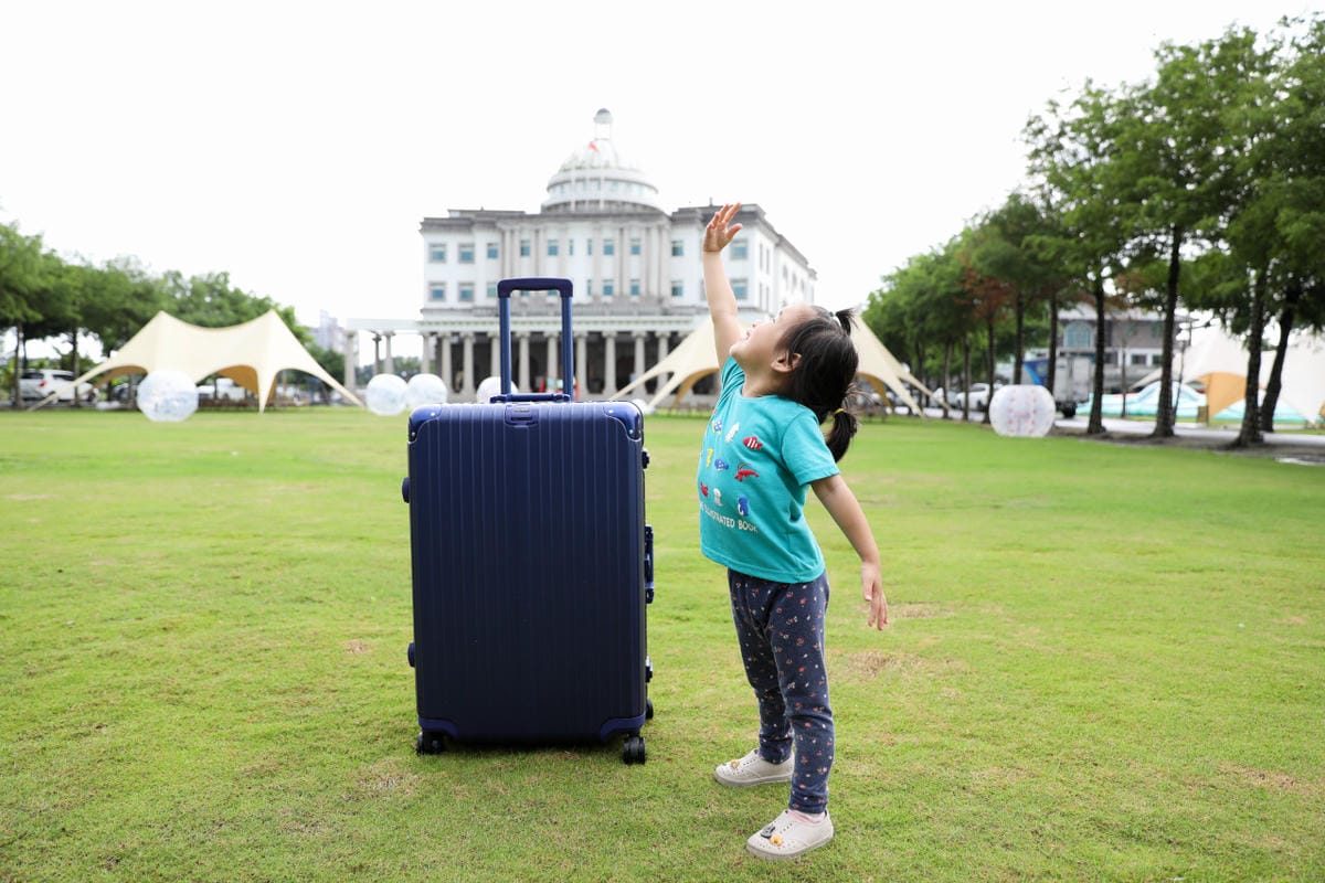 With Me 行李箱 出國旅行唯一推薦! 29吋 經典鋁框款-氣質藍 客製化鐫刻訂製服務 生日禮物.紀念日禮物推薦!