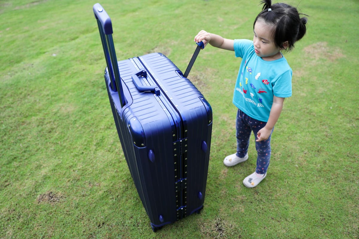 With Me 行李箱 出國旅行唯一推薦! 29吋 經典鋁框款-氣質藍 客製化鐫刻訂製服務 生日禮物.紀念日禮物推薦!