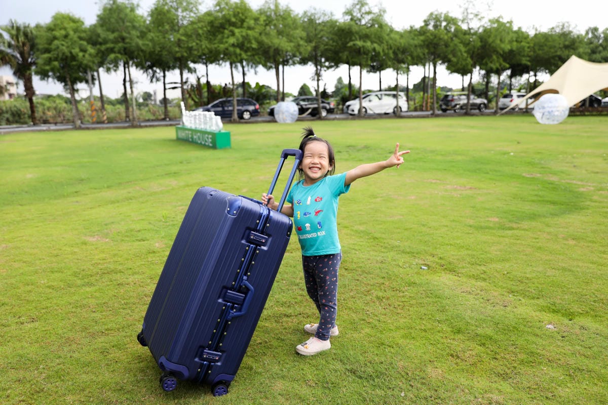 With Me 行李箱 出國旅行唯一推薦! 29吋 經典鋁框款-氣質藍 客製化鐫刻訂製服務 生日禮物.紀念日禮物推薦!